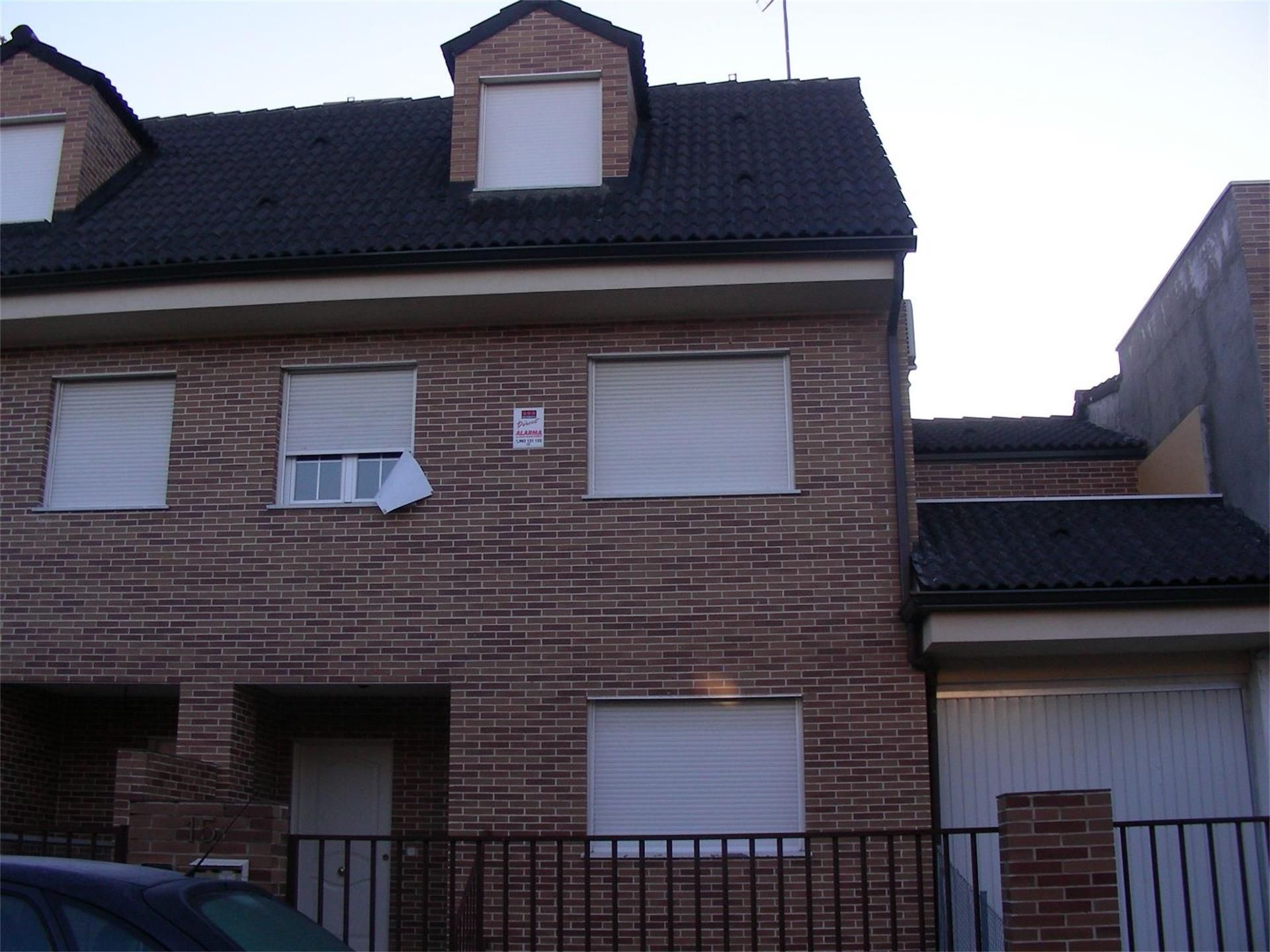 Vista exterior de Casa o xalet en venda en Leganés amb Aire condicionat, Calefacció i Jardí privat
