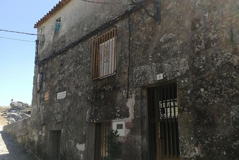 Foto 1 de Casa adosada en venda a Calle Poblado Trevejo, Villamiel, Cáceres