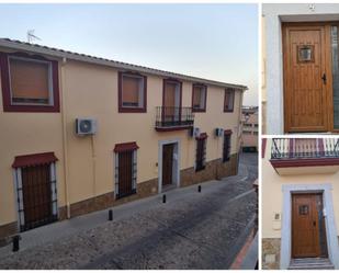 Vista exterior de Casa adosada en venda en Hornachos amb Aire condicionat, Terrassa i Balcó