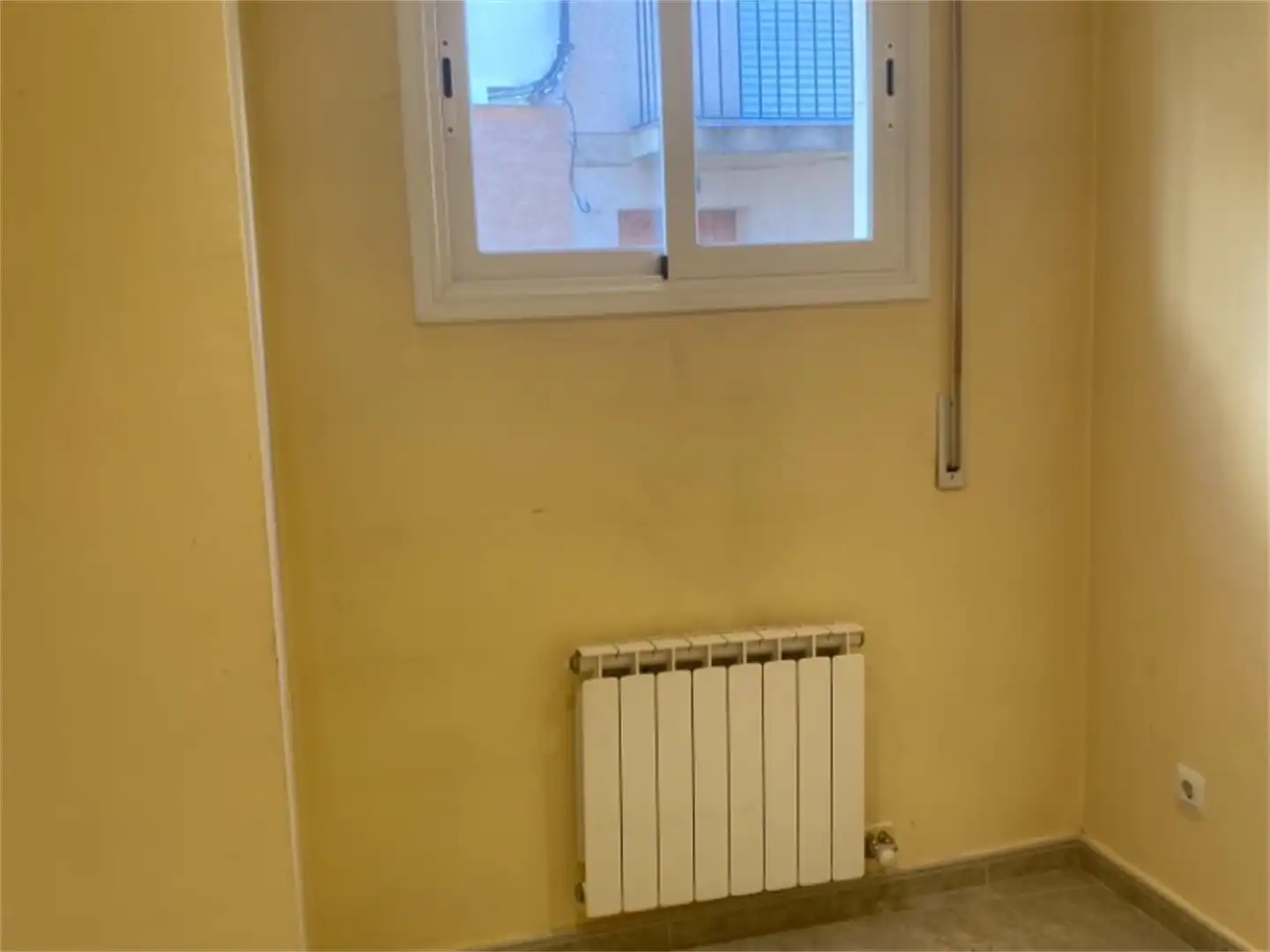 Habitación de Oficina de alquiler en Torre-serona