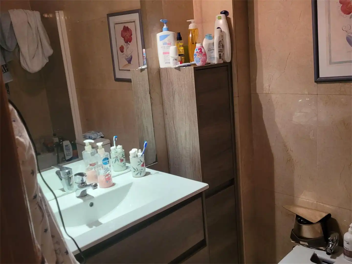 Flat for rent in Plaza de Nuestra Señora del Buen Camino, 11, Aravaca Bathroom of Flat for rent in Madrid with Heating, Parquet flooring and Storage room