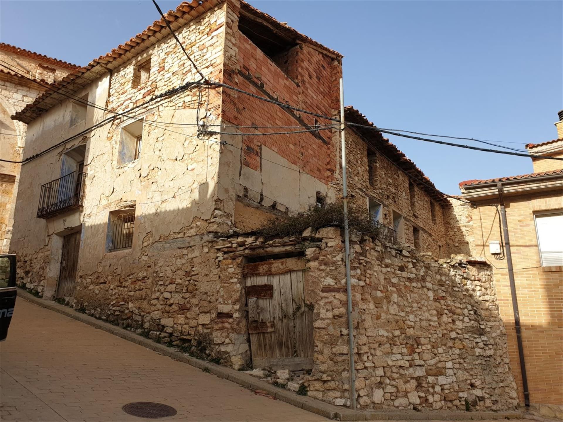 Vista exterior de Finca rústica en venda en Castel de Cabra amb Jardí privat