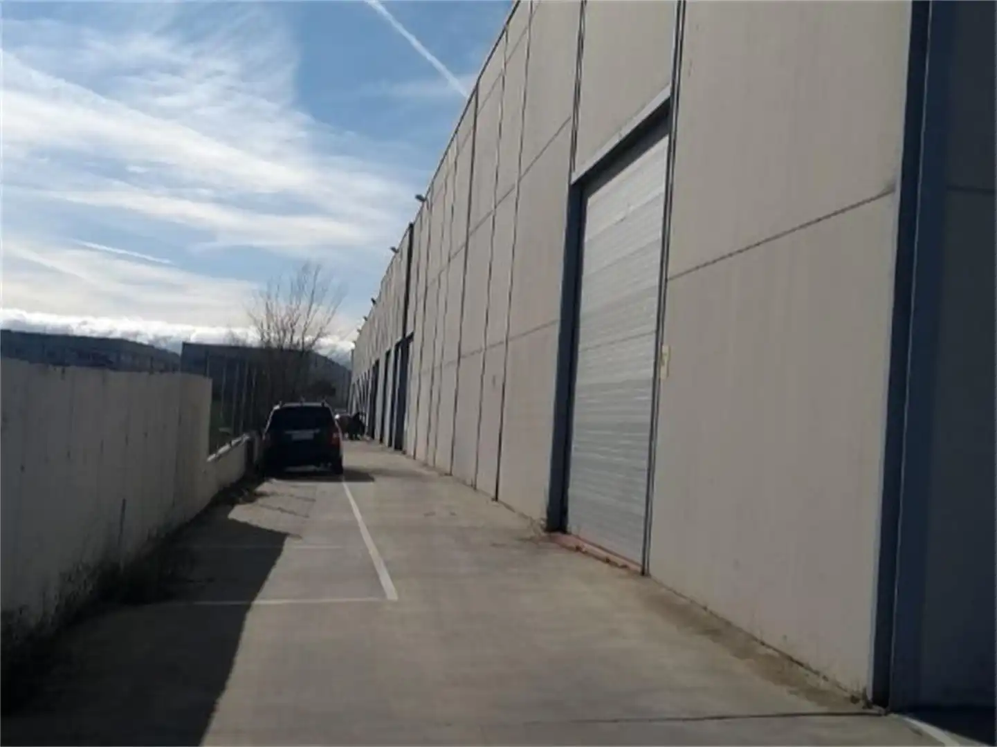 Vista exterior de Nave industrial en venta en Madrid con Aire acondicionado