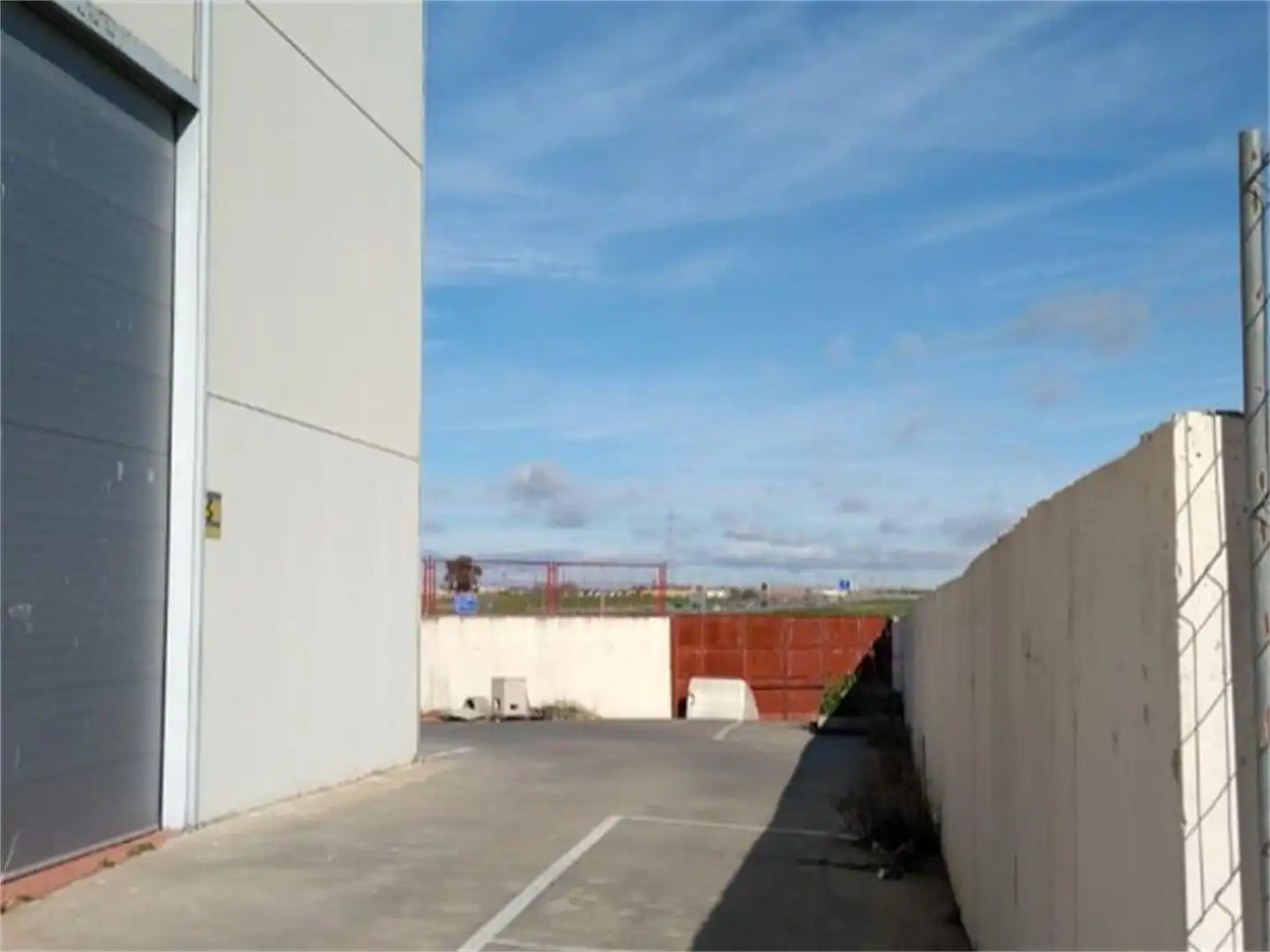 Vista exterior de Nave industrial en venta en Madrid con Aire acondicionado