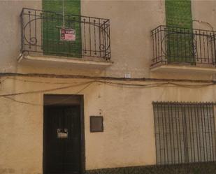 Vista exterior de Casa adosada en venda en Requena amb Terrassa