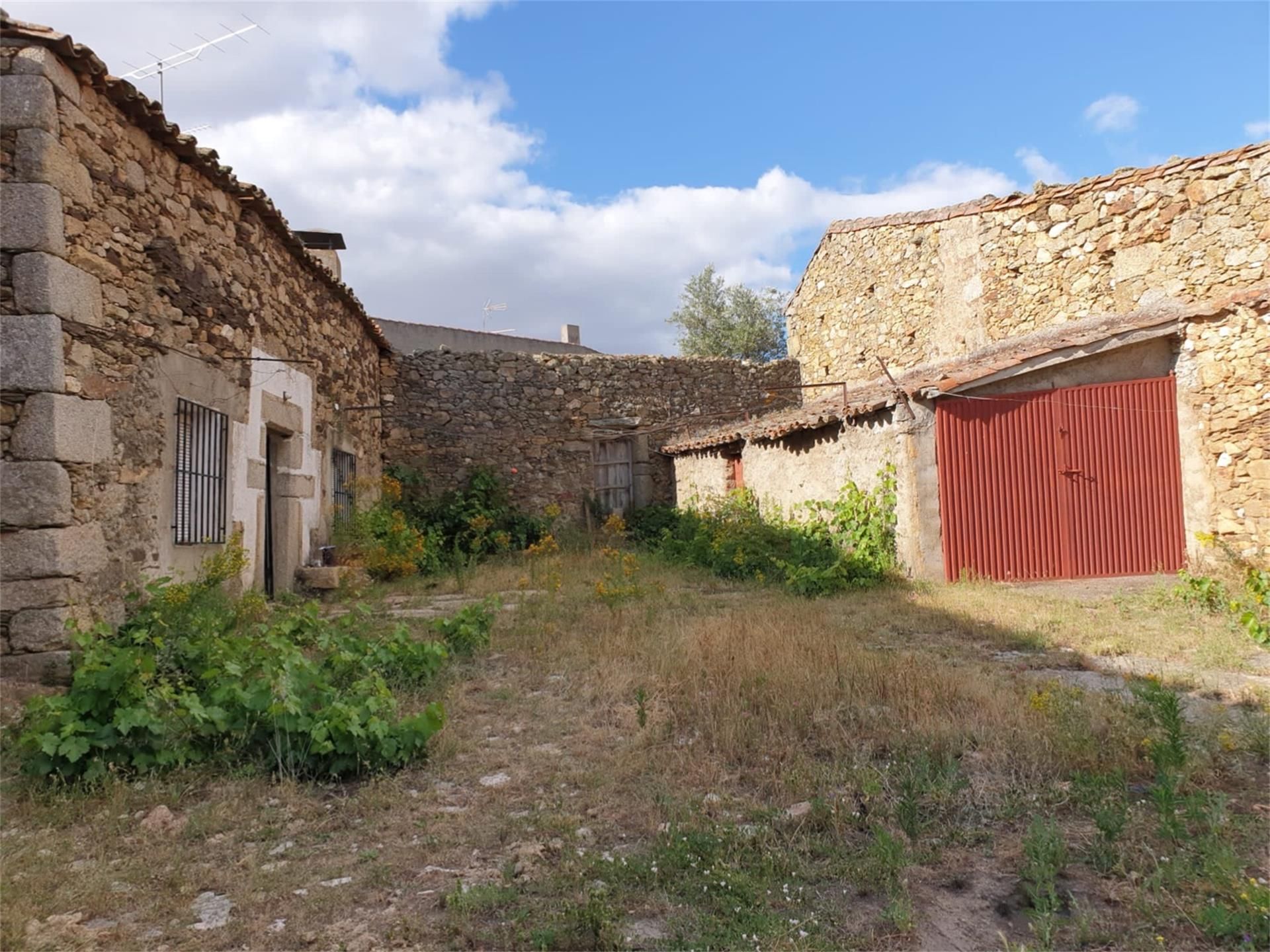 Außenansicht von Country house zum verkauf in Villar de Ciervo mit Privatgarten, Abstellraum und Möbliert