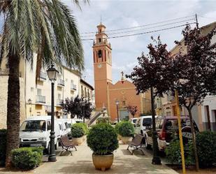 Vista exterior de Casa adosada en venda en Jarafuel amb Balcó