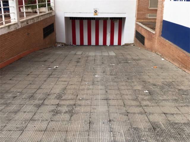 Garaje en Venta en Calle del Bachiller en Nuevo Parque - Los Rosales - Tráfico Pesado