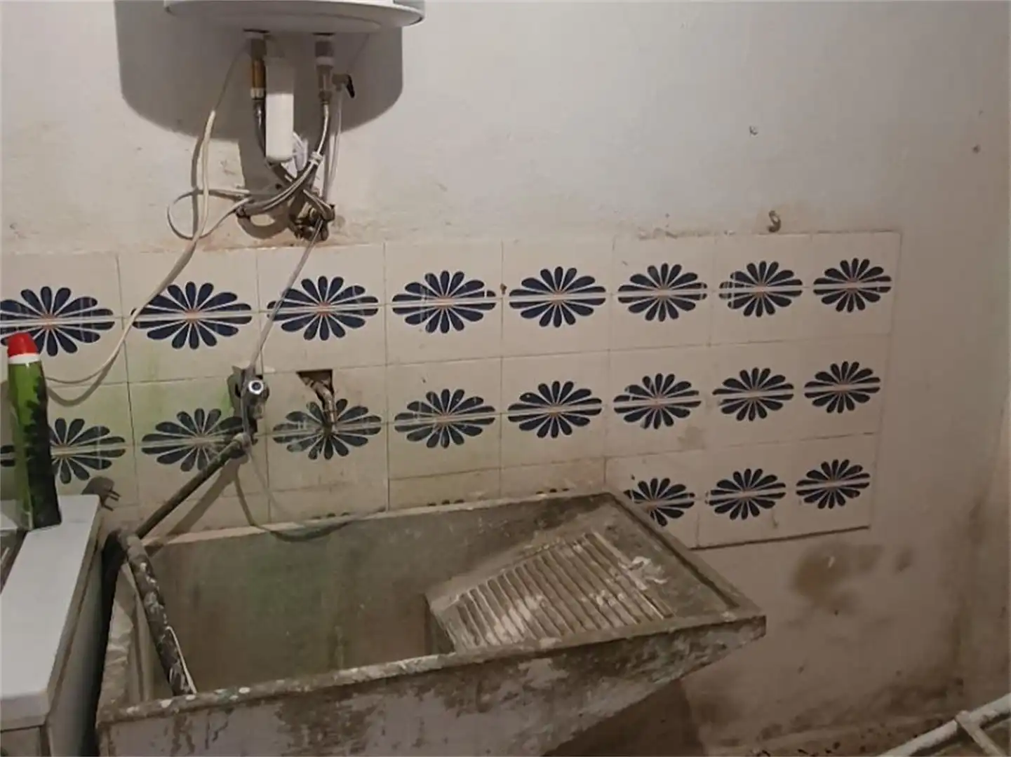 Detached homes for sale in Avenida Mariana Pineda, Guadahortuna Bathroom of Detached homes for sale in Guadahortuna with Terrace and Balcony