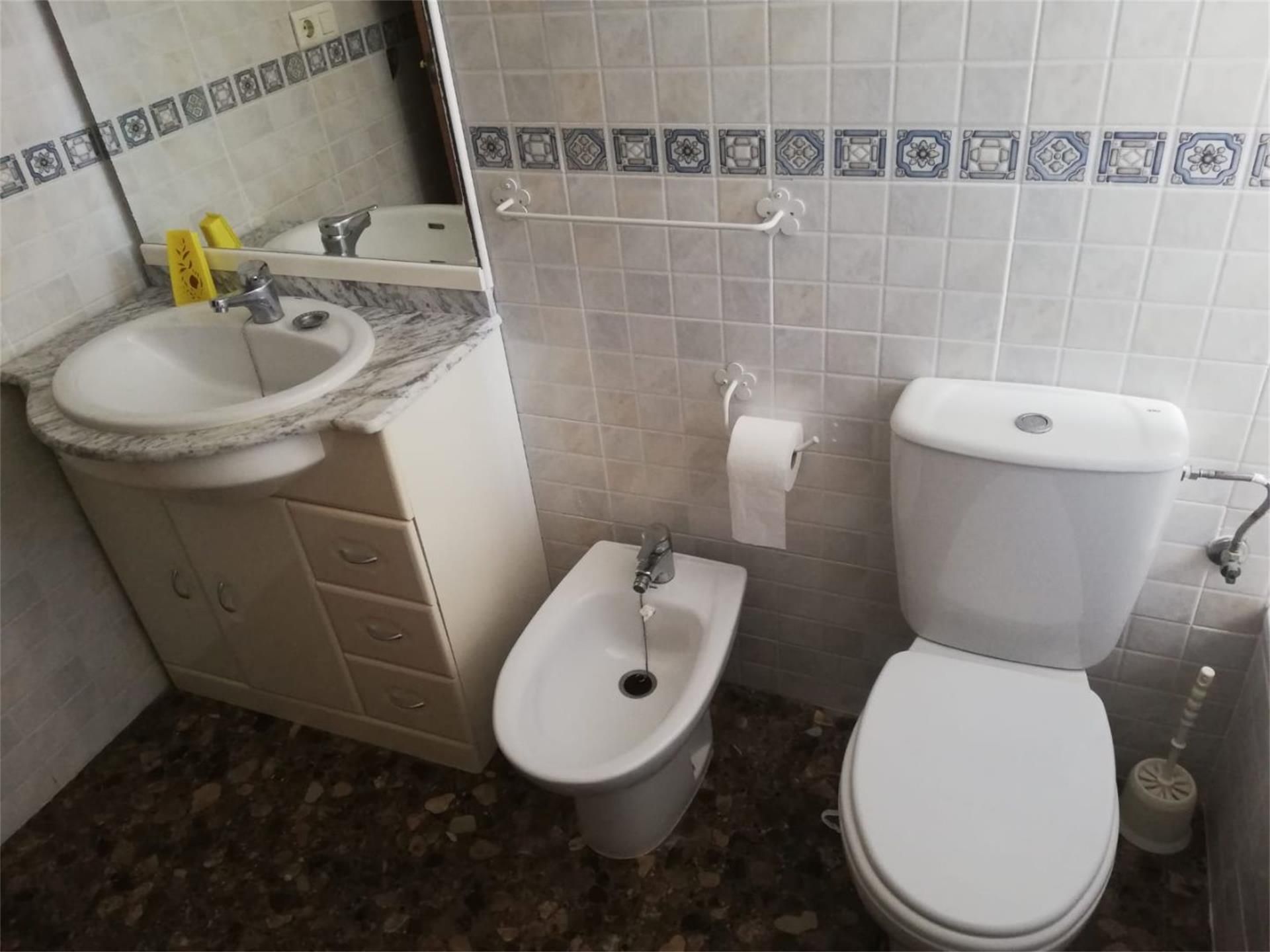 Bathroom of Apartment to rent in Miramar  with Air Conditioner, Furnished and Oven