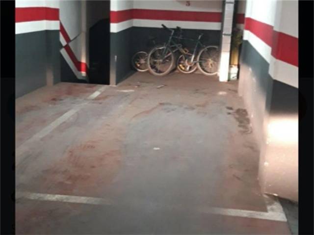 Garaje en Venta en Calle Ebro en San Pablo