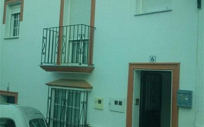 césped cuatro veces hueco 12 Viviendas y casas en venta amuebladas en Prado del Rey | fotocasa