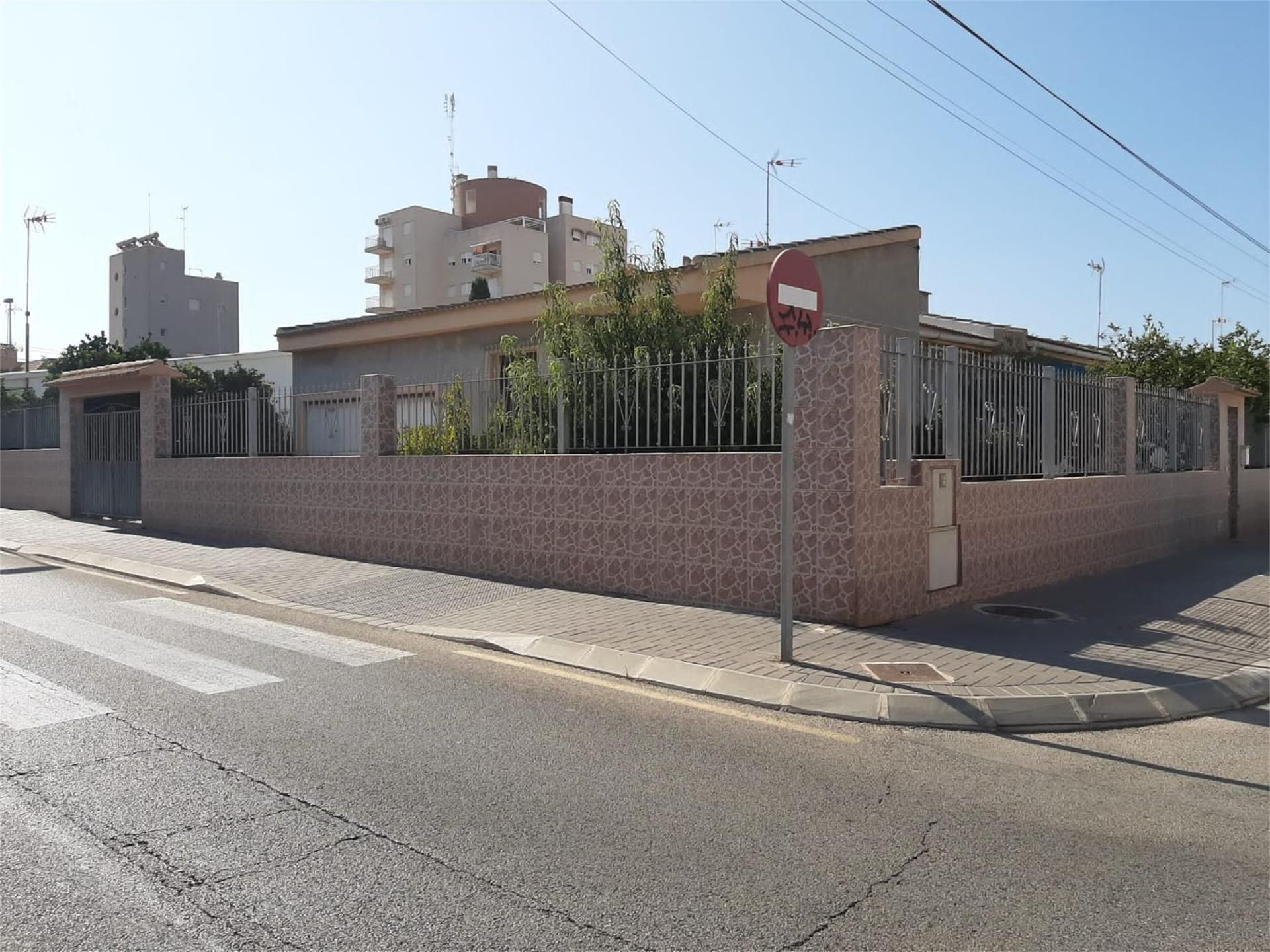 Vista exterior de Casa o xalet en venda en Torrevieja amb Aire condicionat, Calefacció i Terrassa