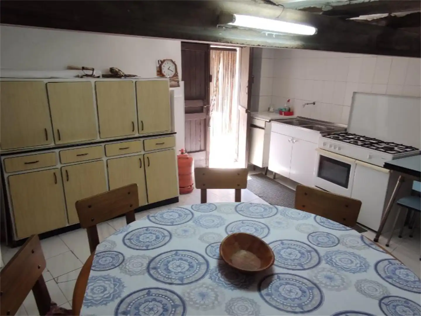 Casa adosada en venta en Calle Mayor, 36, San Martín de Unx Cocina de Casa adosada en venta en San Martín de Unx con Balcón