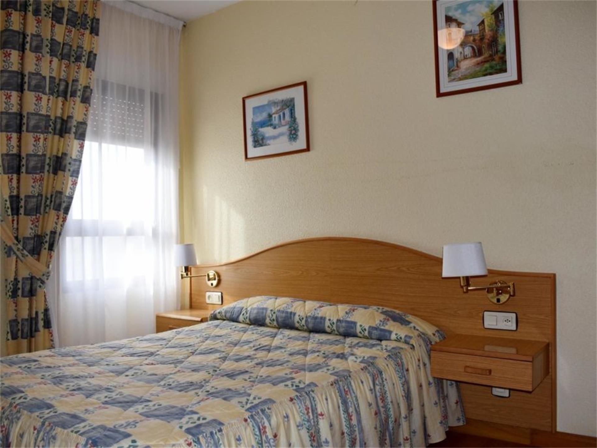 Dormitori de Casa o xalet de lloguer en Becilla de Valderaduey amb Calefacció, Jardí privat i Parquet