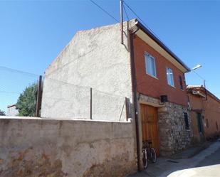 Vista exterior de Casa adosada en venda en Corral de Ayllón amb Terrassa