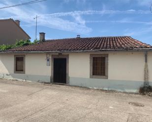 Vista exterior de Casa adosada en venda en Gallegos del Río amb Calefacció i Moblat