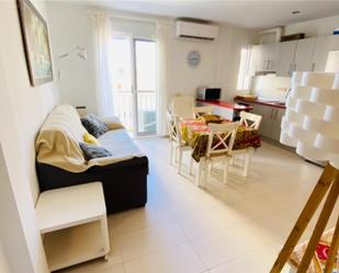 Sala d'estar de Apartament en venda en Carboneras amb Aire condicionat, Terrassa i Balcó