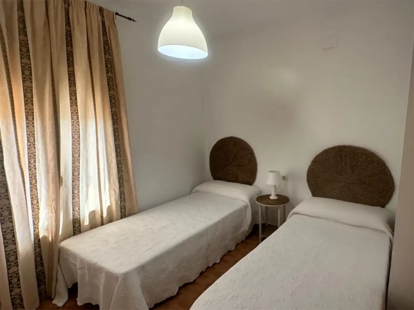 Apartamento de alquiler en Avenida la Constitución, Guadalcanal Habitación de Apartamento de alquiler en Guadalcanal con Aire acondicionado, Lavadora y Microondas