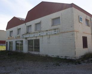 Vista exterior de Nau industrial en venda en Albocàsser