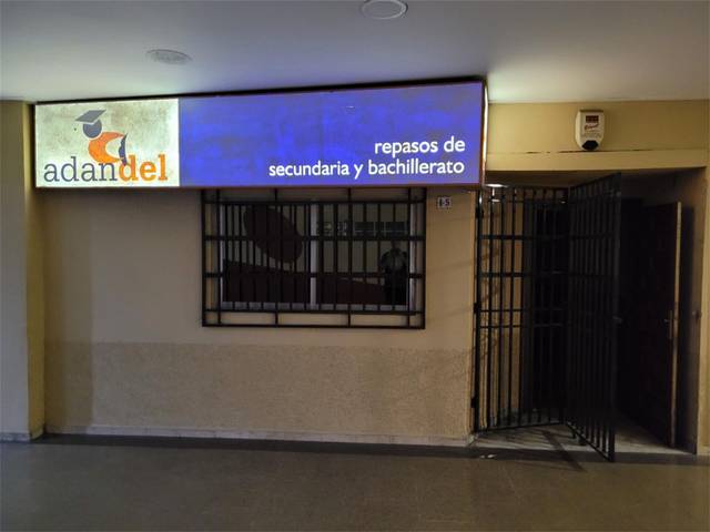 Oficina en Alquiler en Avenida de Madrid, 7 en Ciudad Jardín - Parque Roma