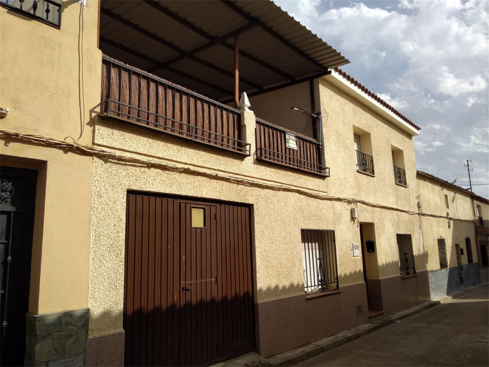 Exterior view of Duplex for sale in Los Navalmorales  with Terrace