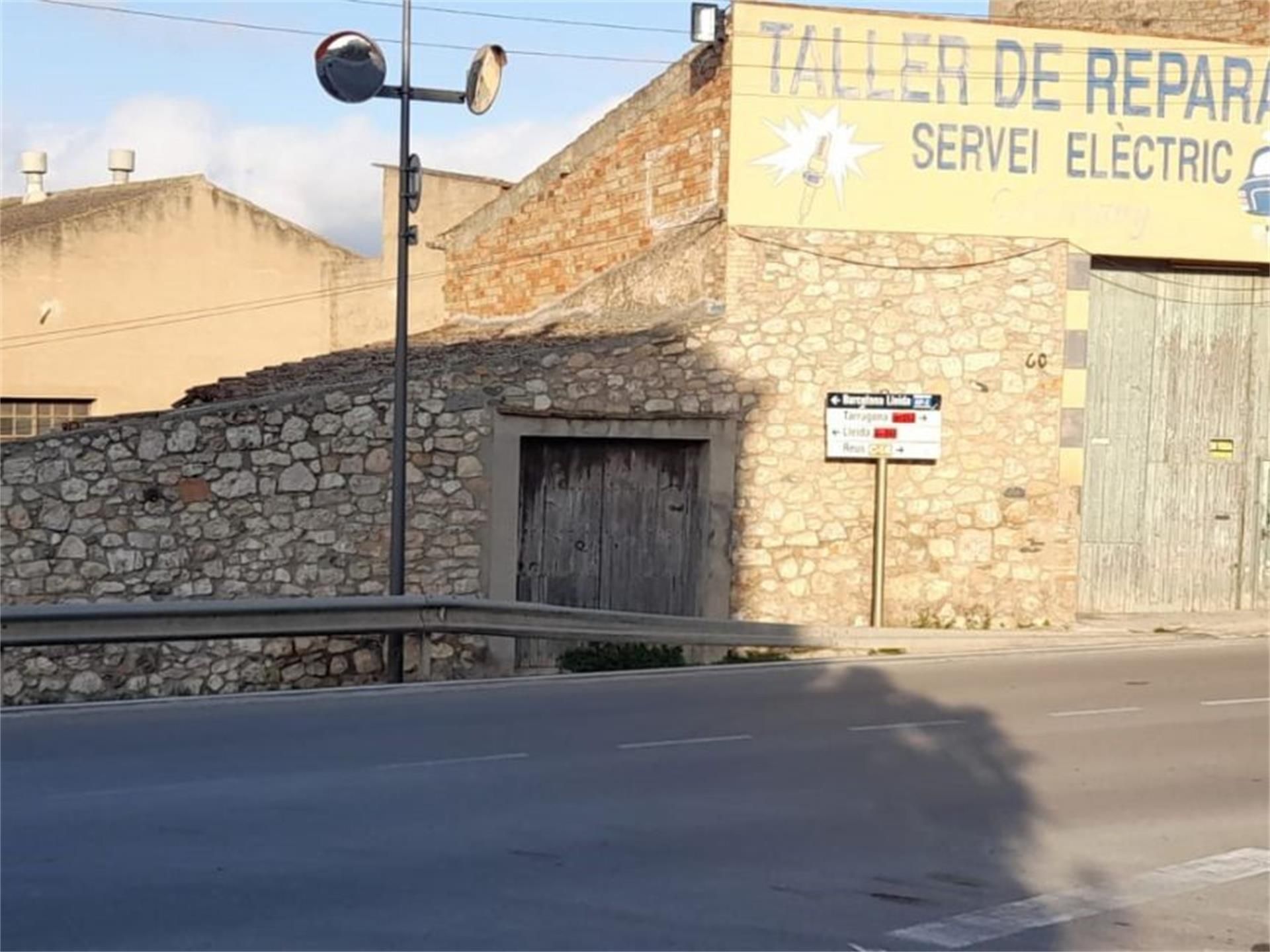 Vista exterior de Local en venda en Montblanc