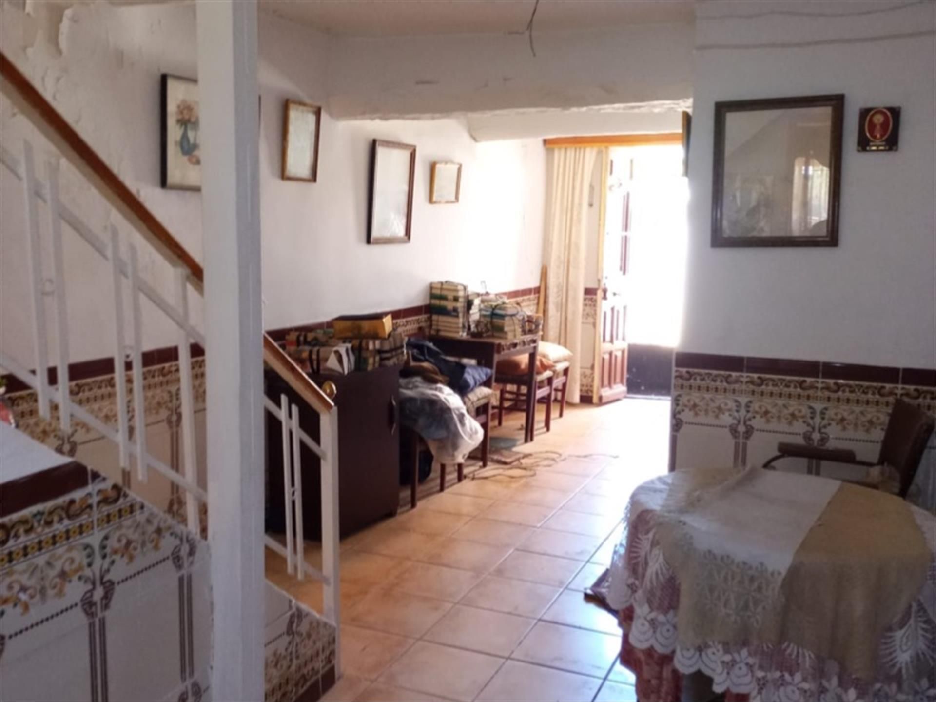 Sala d'estar de Finca rústica en venda en Canalejas del Arroyo amb Jardí privat, Moblat i Forn