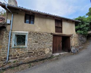 Vista exterior de Casa o xalet en venda en Camaleño amb Jardí privat i Balcó