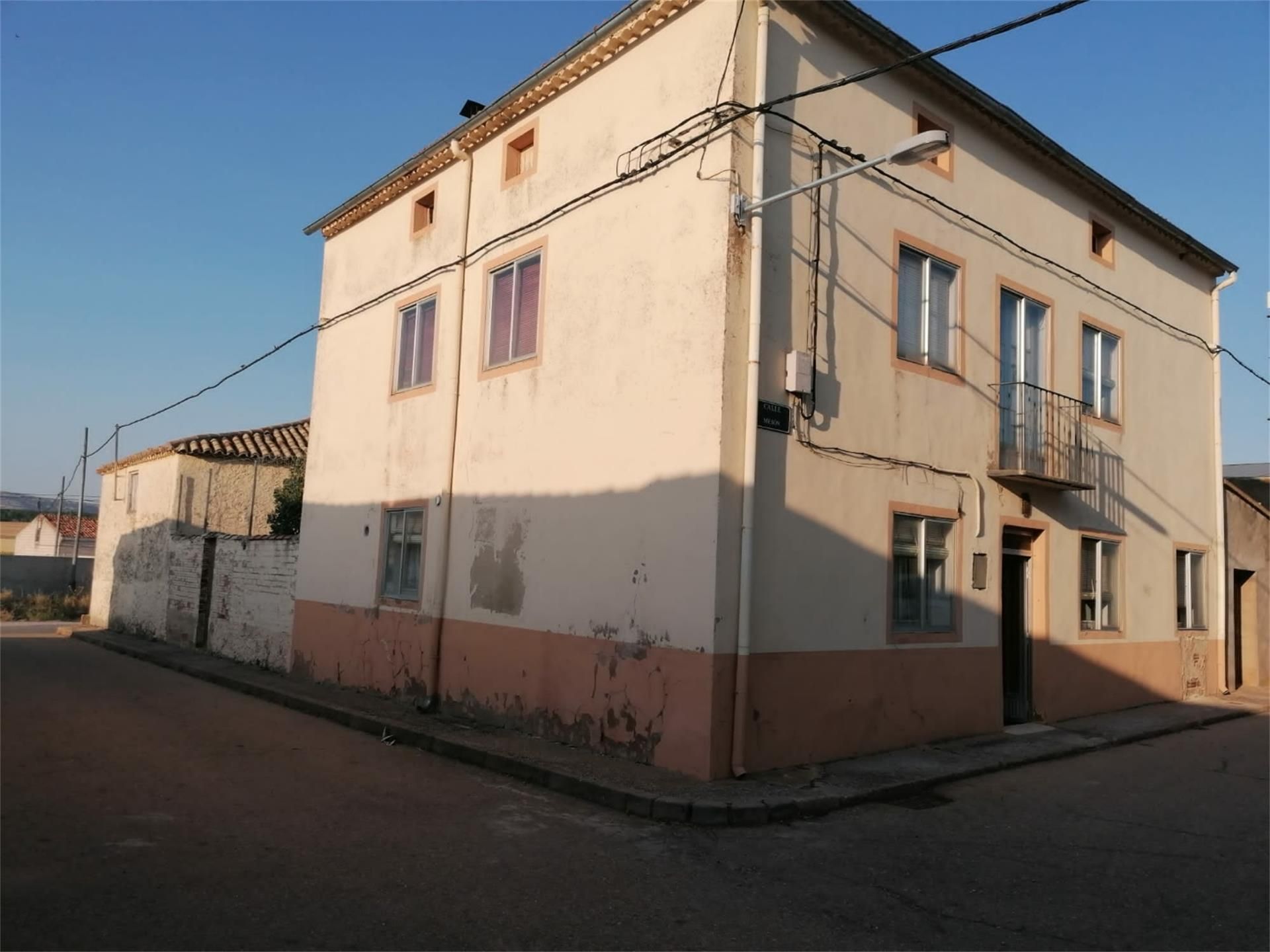 Vista exterior de Finca rústica en venda en Almenar de Soria amb Calefacció, Jardí privat i Terrassa