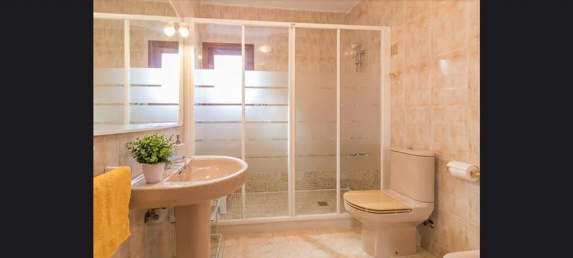Casa o chalet de alquiler en Calle Pintor Ribera, Playa Flamenca Baño de Casa o chalet de alquiler en Orihuela con Aire acondicionado, Calefacción y Jardín privado