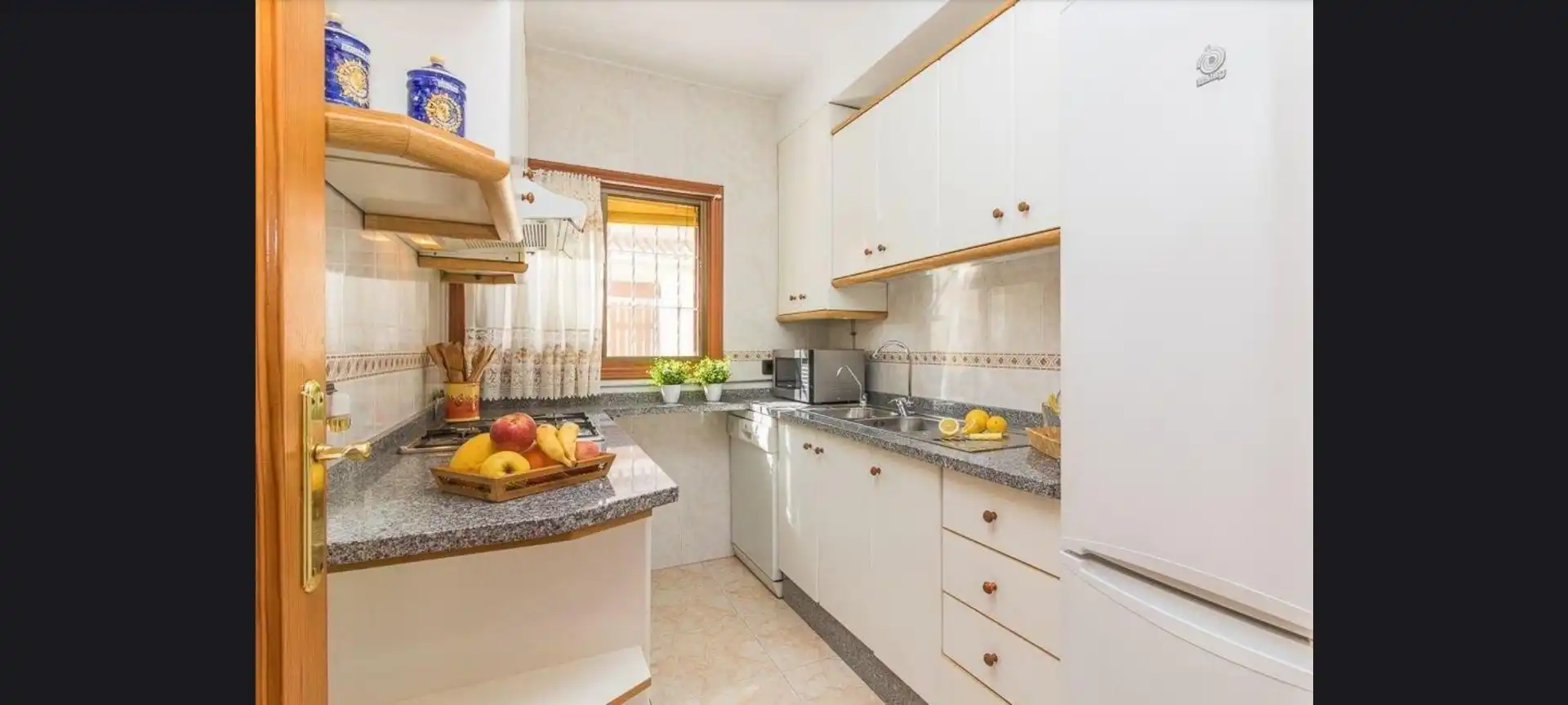 Casa o chalet de alquiler en Calle Pintor Ribera, Playa Flamenca Cocina de Casa o chalet de alquiler en Orihuela con Aire acondicionado, Calefacción y Jardín privado