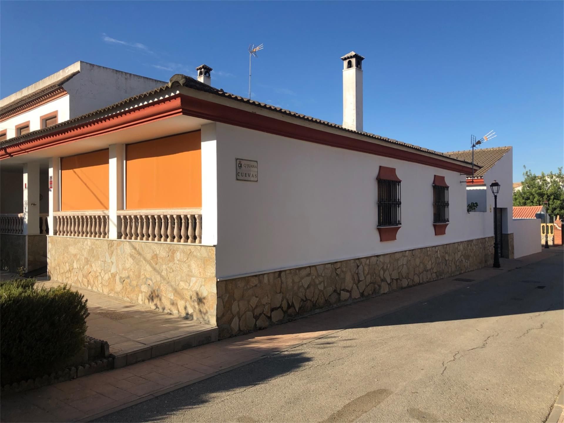 Vista exterior de Casa adosada en venda en San José del Valle