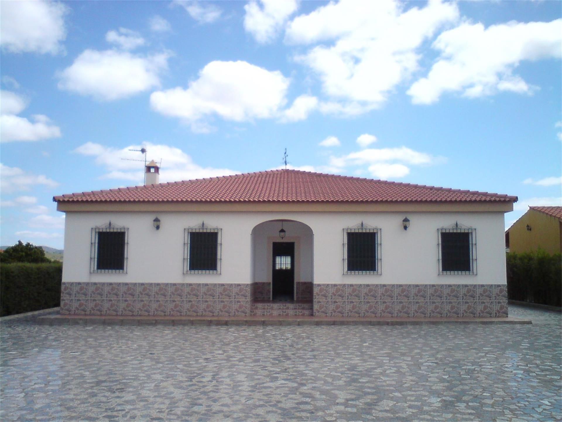 Exterior view of House or chalet for sale in Fuente del Maestre  with Heating, Private garden and Terrace