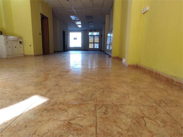 Local comercial en Venta en Paseo San Isidro, 6 en Tomelloso