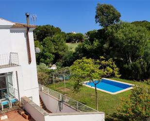 Jardí de Casa o xalet de lloguer en Islantilla amb Terrassa, Piscina i Balcó