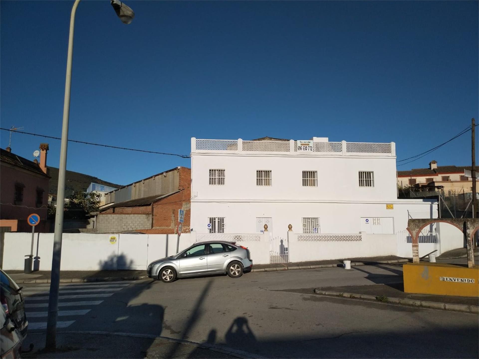 Vista exterior de Casa o xalet en venda en Algeciras amb Terrassa