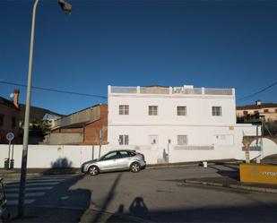 Vista exterior de Casa o xalet en venda en Algeciras amb Jardí privat, Terrassa i Traster