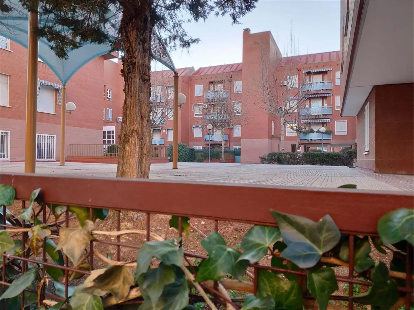 Exterior view of Garage for sale in Madrid