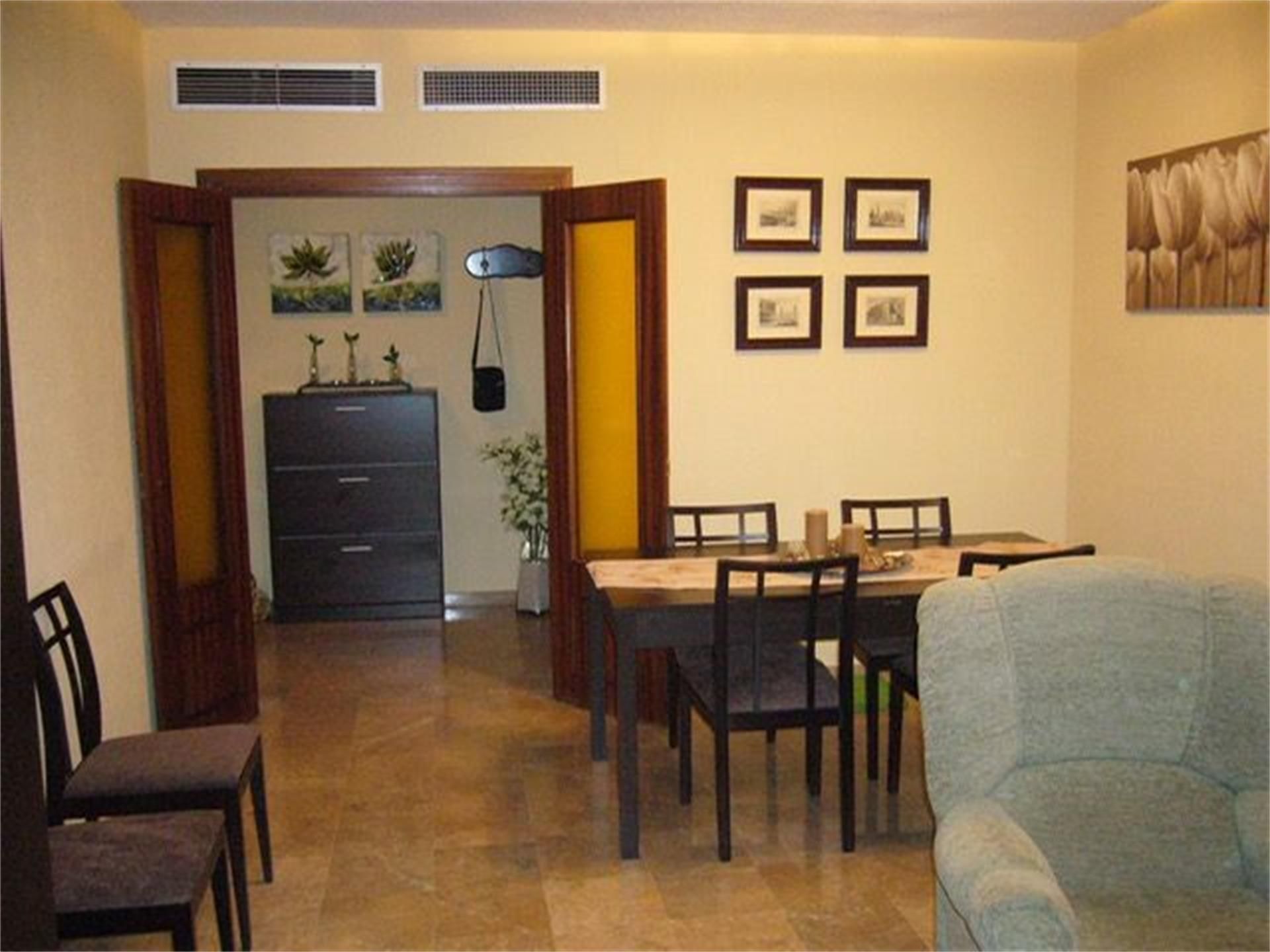 Dining room of Flat for sale in  Sevilla Capital  with Air Conditioner, Furnished and Oven