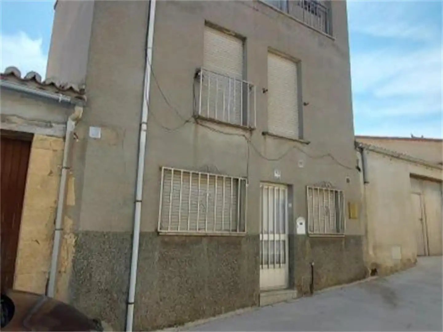 Exterior view of Detached homes for sale in Corrales del Vino  with Terrace and Storage room