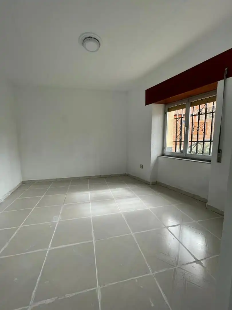 Casa adosada en venda en Corrales del Vino amb Moblat, Forn i Rentadora