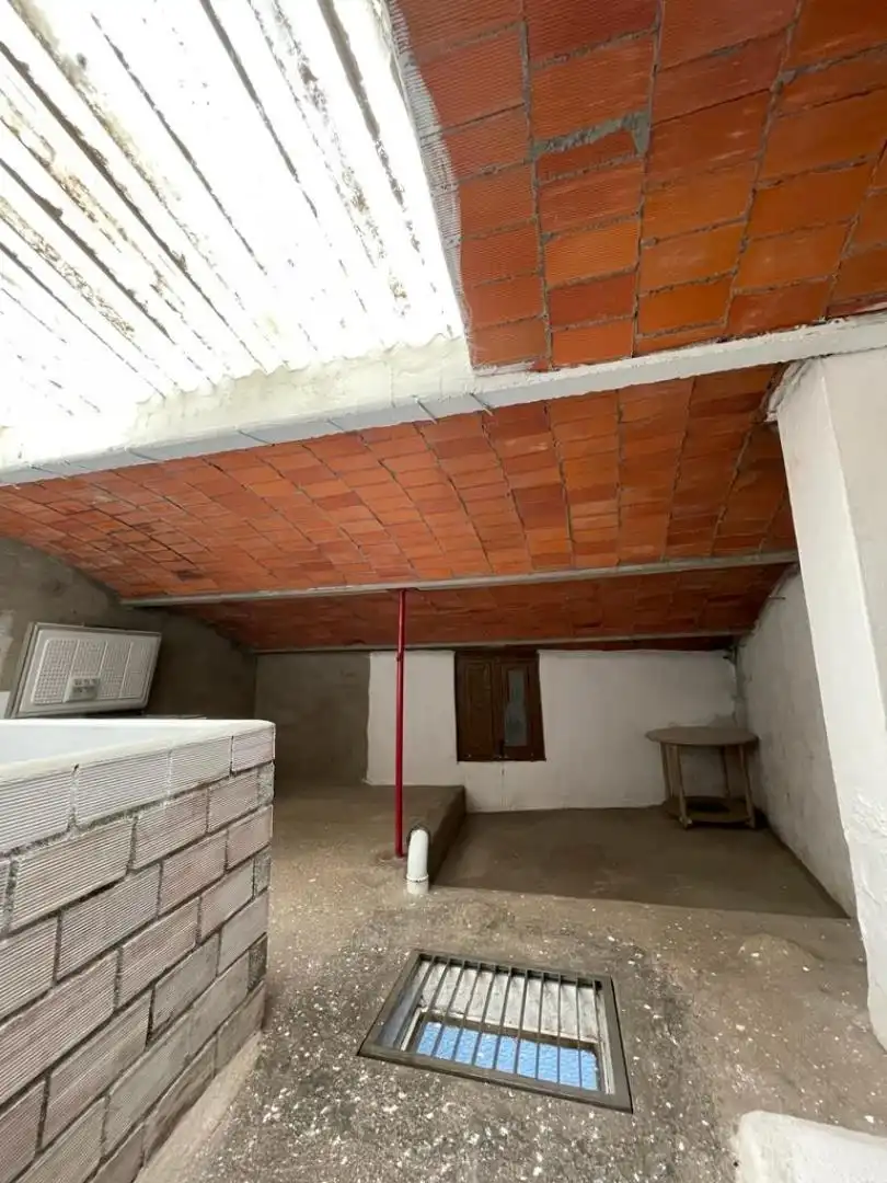 Casa adosada en venda en Corrales del Vino amb Moblat, Forn i Rentadora