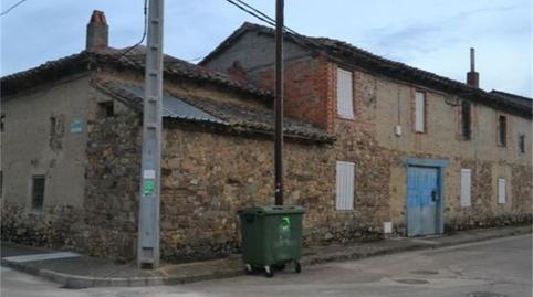 Single-family semi-detached for sale in Avenida Carlos III, Villamontán de la Valduerna, León - image 2 Photo 2 of Single-family semi-detached for sale in Avenida Carlos III, Villamontán de la Valduerna, León