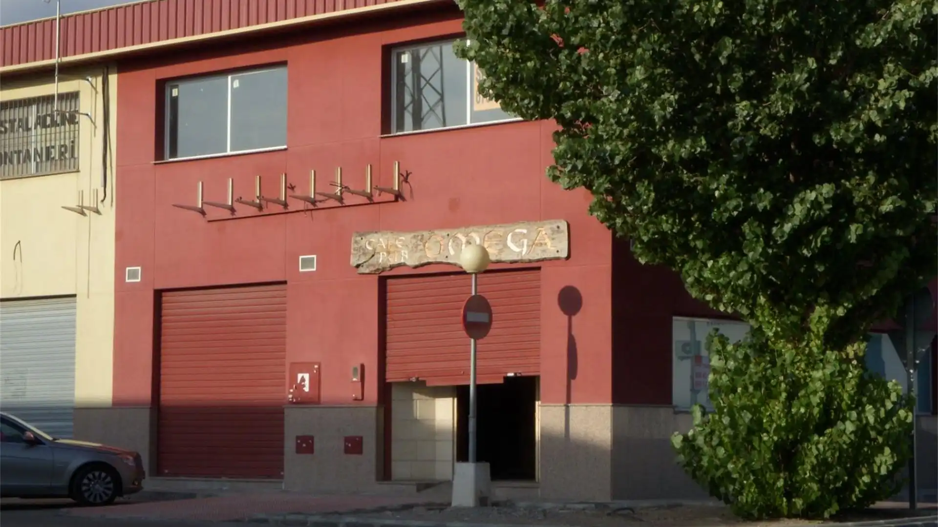 Vista exterior de Local de alquiler en Peligros con Aire acondicionado