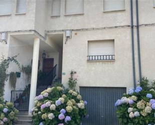 Vista exterior de Casa o xalet en venda en Fabero amb Terrassa