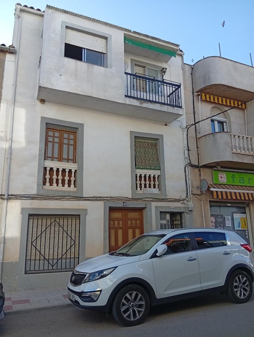 Vista exterior de Casa adosada en venda en Castellar amb Terrassa, Traster i Moblat