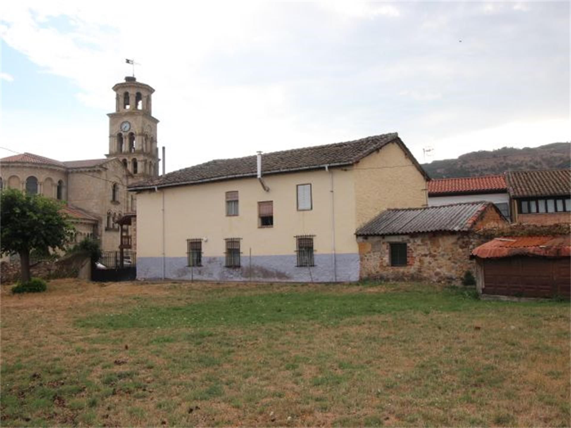 Exterior view of House or chalet for sale in Vegaquemada