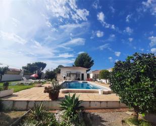 Piscina de Casa o xalet en venda en Mont-roig del Camp amb Aire condicionat, Terrassa i Piscina