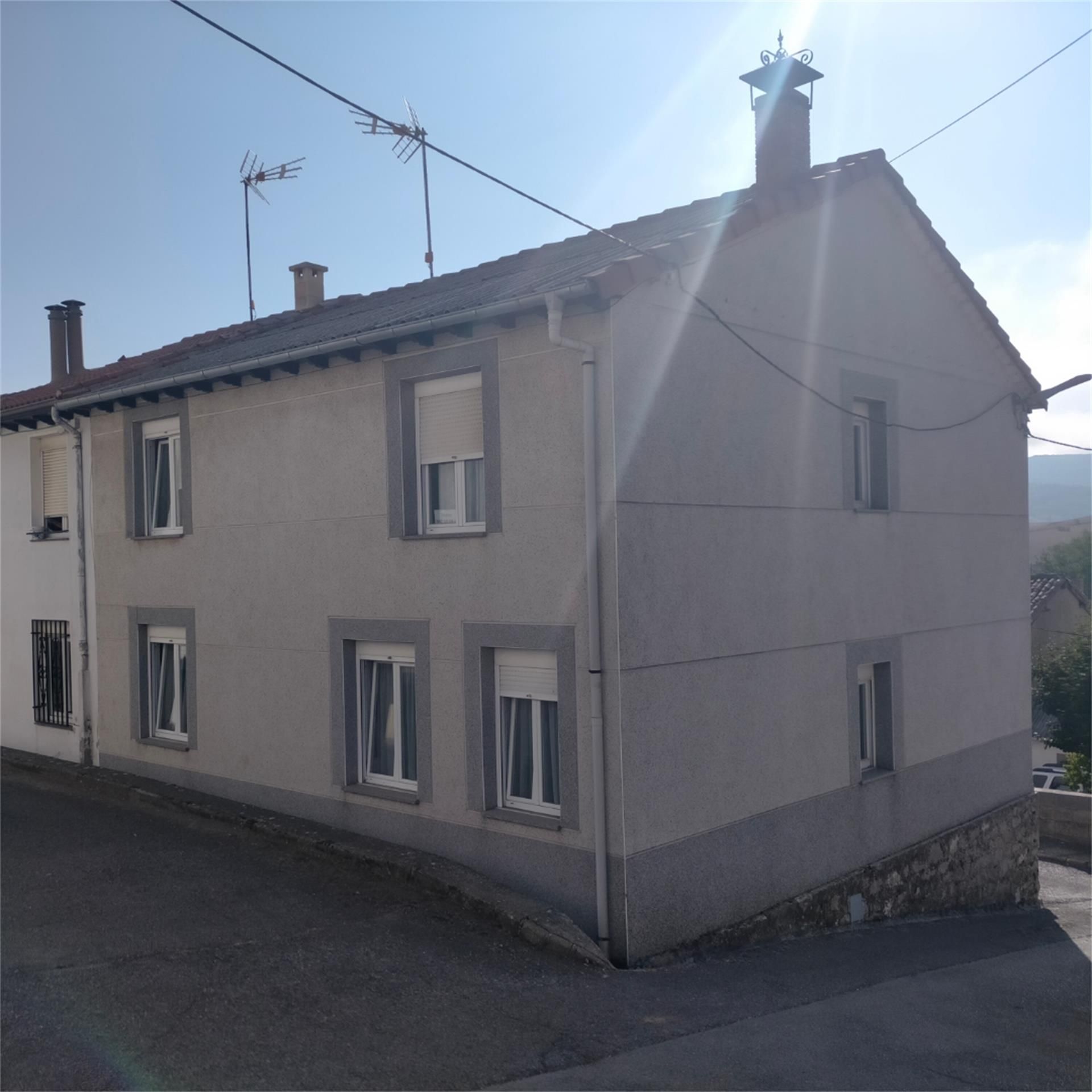 Exterior view of Single-family semi-detached for sale in Valdeolea  with Washing machine and TV
